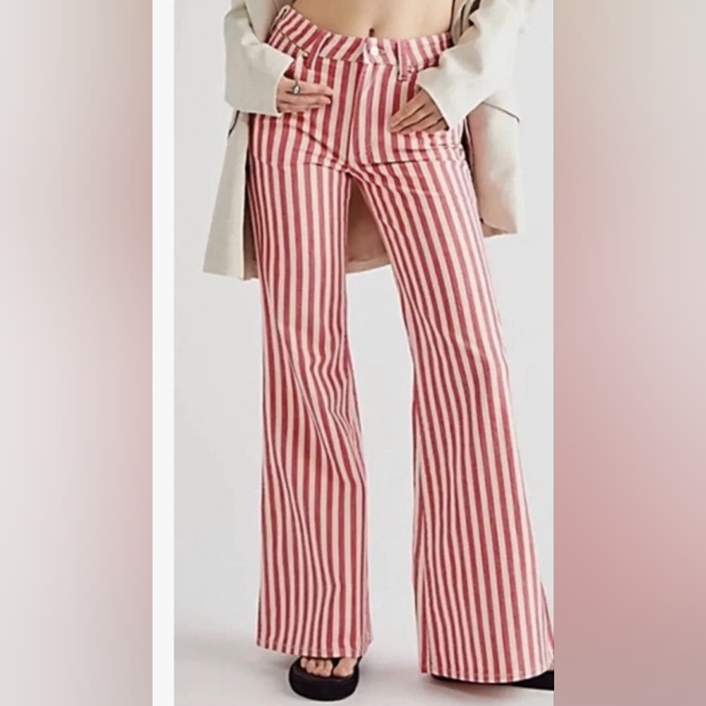 Wrangler Wanderer 622 High Rise Flare Red And Cream Jeans